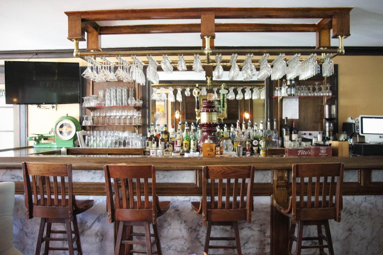 The Lucerne Inn Dedham Екстериор снимка