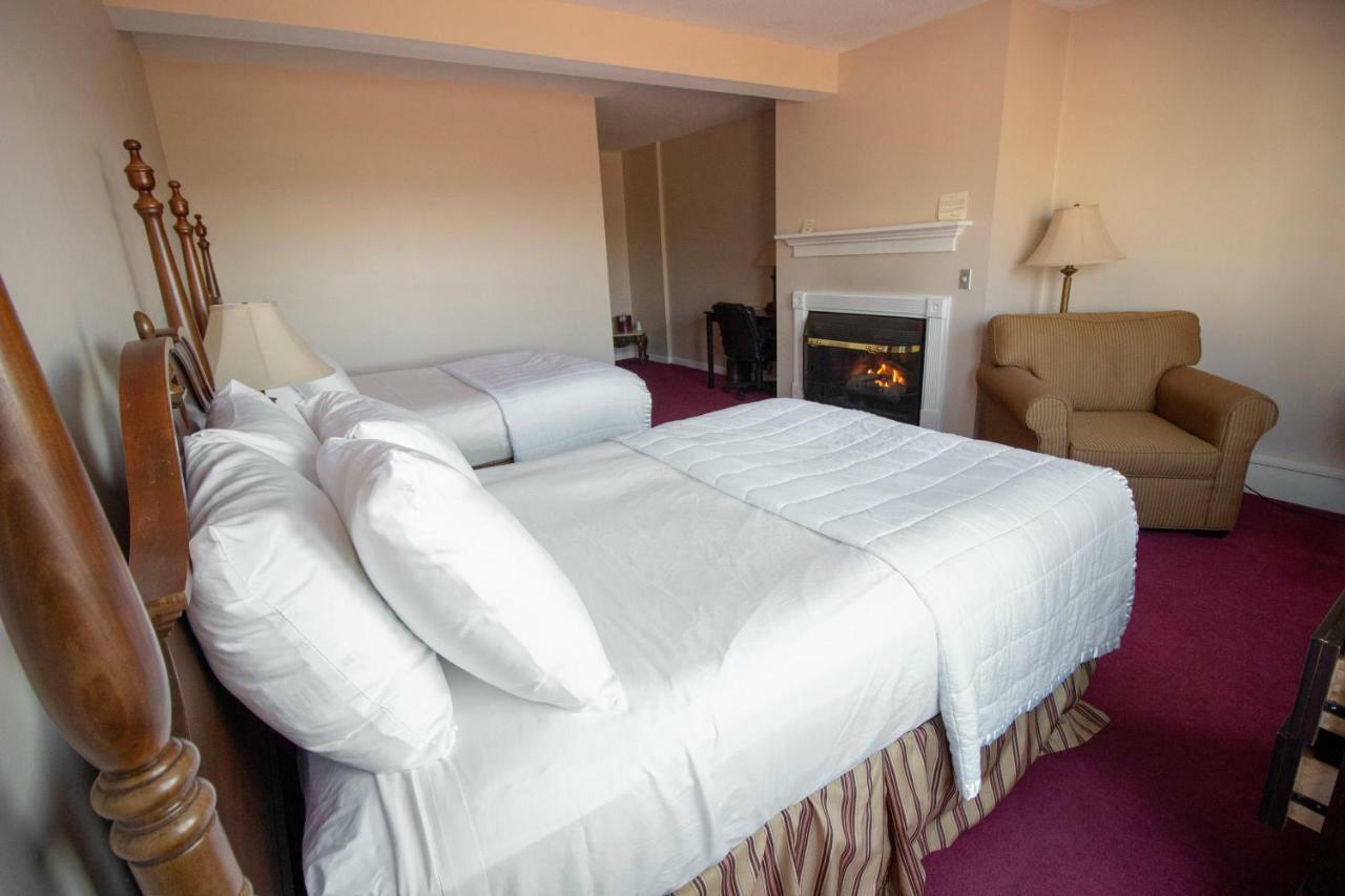 The Lucerne Inn Dedham Екстериор снимка
