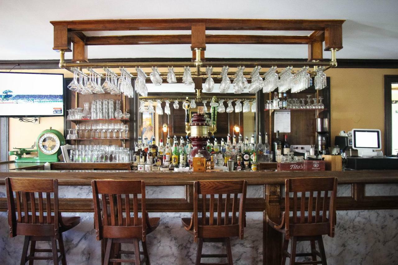 The Lucerne Inn Dedham Екстериор снимка