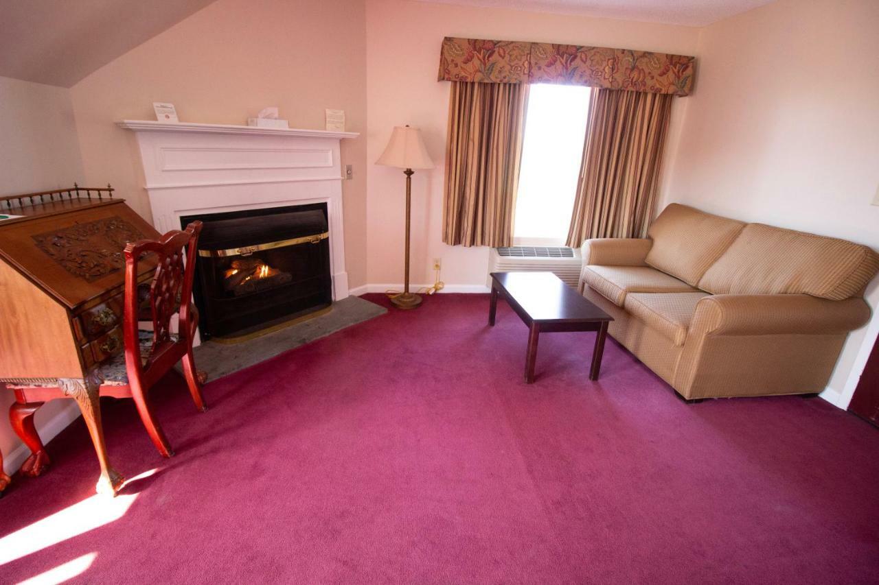 The Lucerne Inn Dedham Екстериор снимка