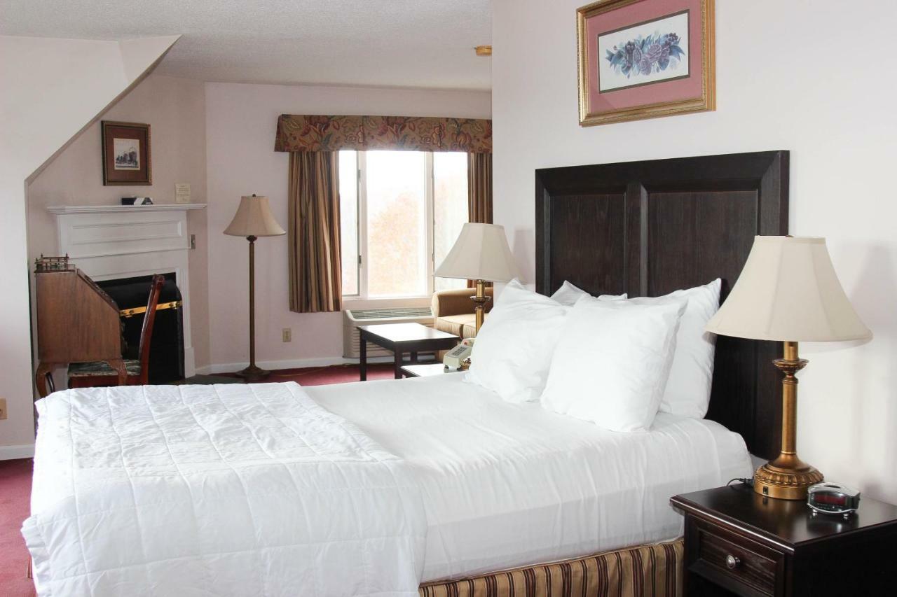 The Lucerne Inn Dedham Екстериор снимка